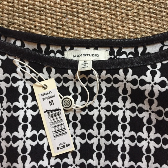 S O L D ! Max Studio NWT Kimono Sleeve Dress b/w M - Picture 6 of 8